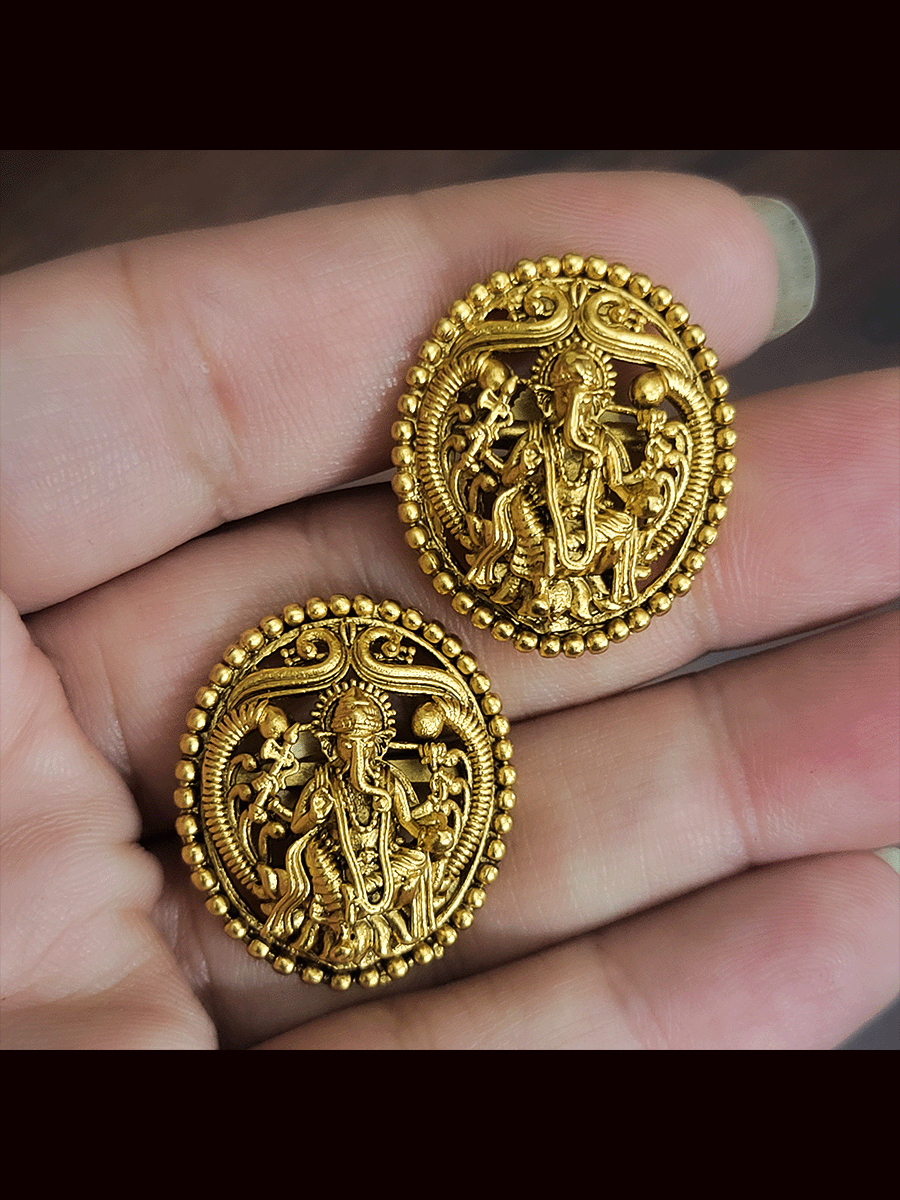 Oval 2.5cm Ganpatiji studs with peacock design