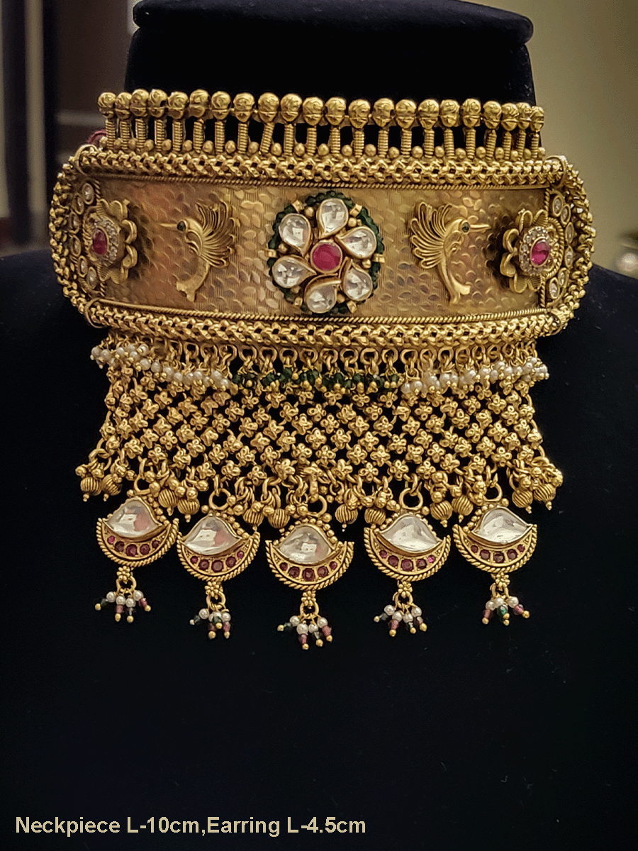 Rajputi choker with kundan flower center and kundan hanging tukdies