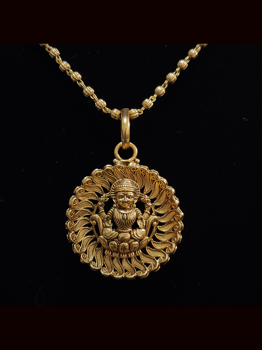 Circular Laxmiji motif pendant set with gold bead chain