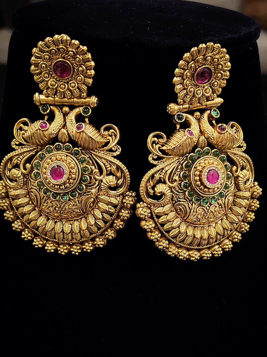 Gold bead lace 4cm broad choker with 5 cm long peacock design tukdi set with earrings and maangtika