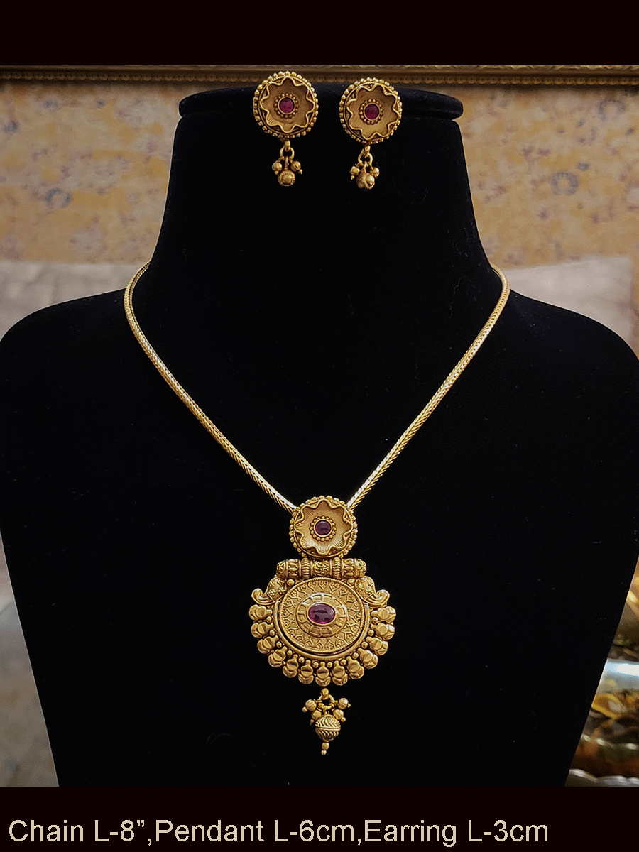 Ruby stone flower top gold finish pendant set