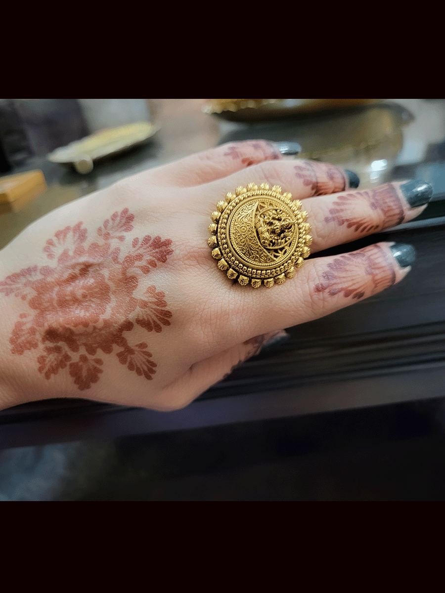 Laxmiji motif in self design circular adjustable ring